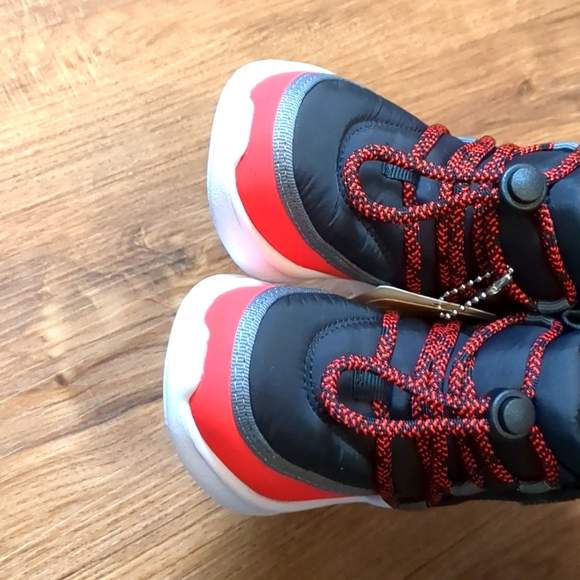 NWT, Skechers snow boots for toddler - Picture 7 of 12